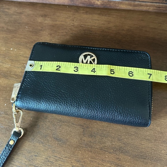 Michael Kors Fulton Leather Black Wallet Wristlet - Picture 9 of 9